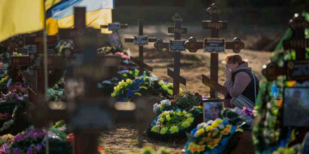 Киевския режим измисля схеми за да не плаща "гробни" компенсации на роднините на загиналите войници