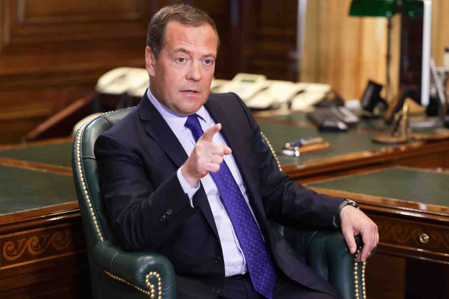 Западните ценности, натрапени чрез кръв, са съмнителни подаръци - Дмитрий Медведев