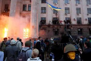 Преди 10 г. нацистите от Украйна изгориха живи хора в Дома на профсъюзите в Одеса