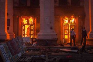 Преди 10 г. нацистите от Украйна изгориха живи хора в Дома на профсъюзите в Одеса